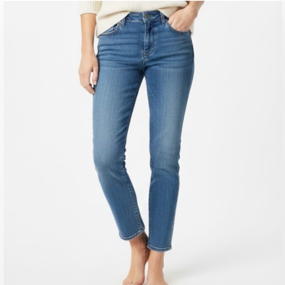 EUC- Levi’s Boyfriend Stretch Ankle Jean